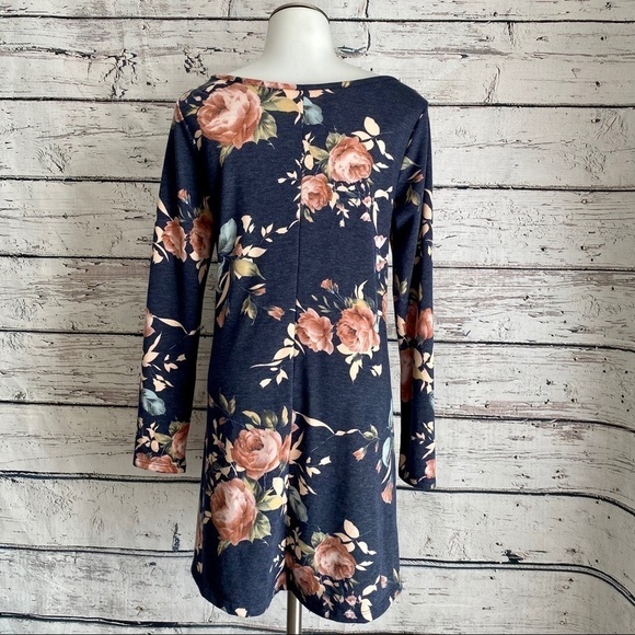 NWT Navy Floral Long-Sleeve Shift Dress - Picture 4 of 9